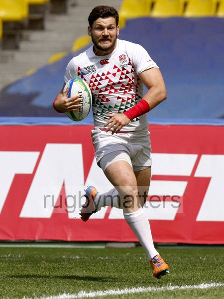 Jeffrey Williams in action for England in the Quarter Final match against Australia. IRB RWC 7s at Luzhniki Stadium, Moscow, 30th June 2013