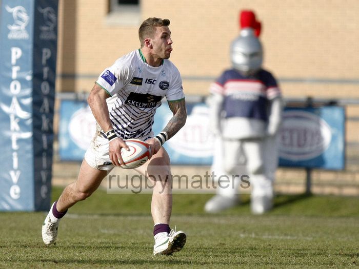 Oli Goss in action. Doncaster Knights v Leeds Carnegie at Castle Park, Doncaster on 16th January 2013, KO 1430. RFU Championship - Stage 1.