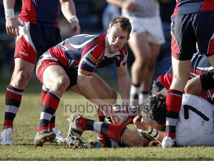 Joe Bedford passes the ball from the back of a ruck. Doncaster Knights v Leeds Carnegie at Castle Park, Doncaster on 16th January 2013, KO 1430. RFU Championship - Stage 1.