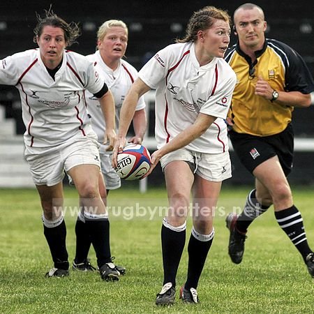 Esher RC 29/08/08: \nKaren Jones sets up an attack for England against Canada