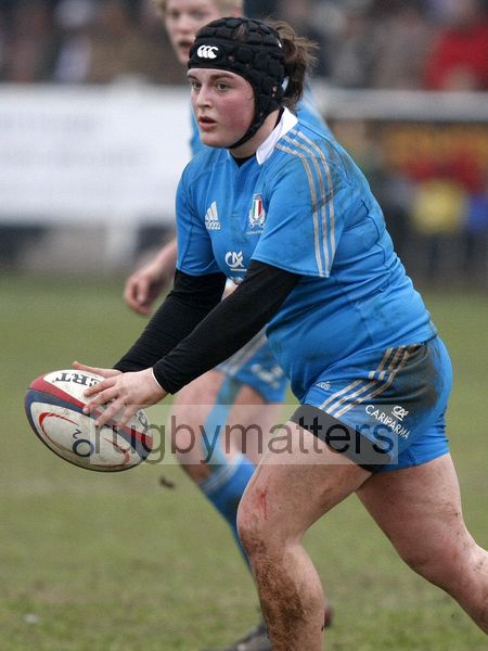 Melissa Bettoni in action. England Women v Italy Women at Esher RFC, Moseley Road, Hersham, Surrey on 9th March 2013, KO 1300.