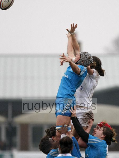 Silvia Gaudino and Jo McGilchrist compete for the ball in a lineout. England Women v Italy Women at Esher RFC, Moseley Road, Hersham, Surrey on 9th March 2013, KO 1300.