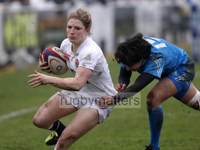 Lydia Thompson in action on the wing. England Women v Italy Women at Esher RFC, Moseley Road, Hersham, Surrey on 9th March 2013, KO 1300.