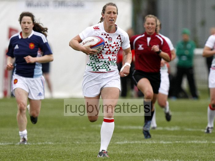 Kat Merchant in action for Engand. Womens International Invitational tournament at the Marriott London Sevens. At Cardinal Vaughan and Twickenham Stadium, Whitton Road, Twickenham. On 11th May 2013.