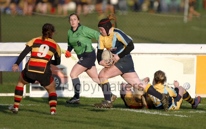 Laura Keates charges towards the try line to score. Richmond v Worcester, 13th January 2013, The Athletic Ground, Twickenham Road, London.