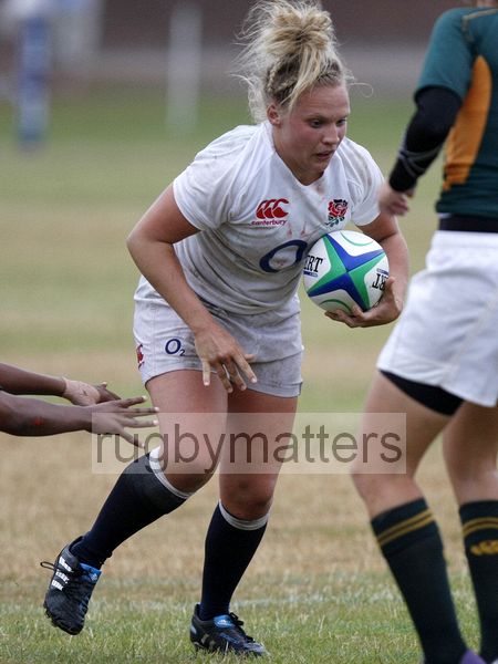 Lauren Chenoweth in action. England v South Africa in the U20's Nations Cup 3rd/4th place, Trent College, Derby Road, Long Eaton, Nottingham, 21st July 2013, kick off 1400.