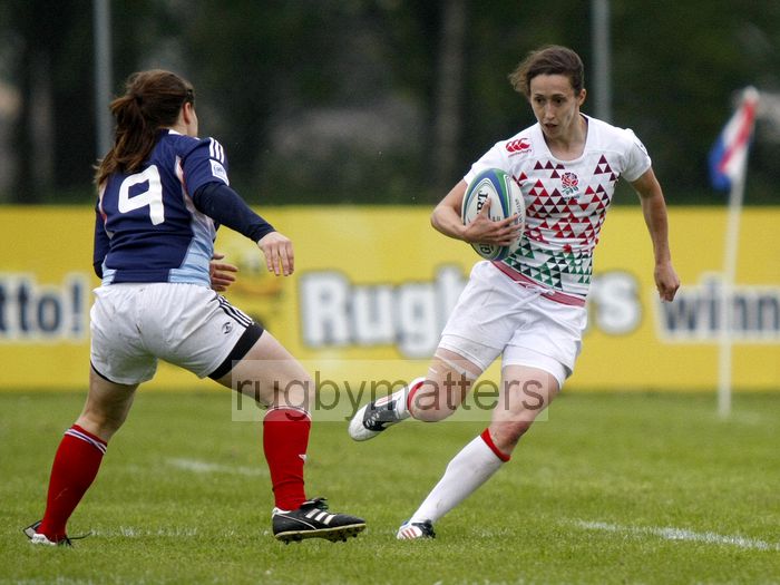 Ruth Laybourne in action for England 12 - 5 France, Pool B Match. IRB Women's Sevens World Series at Amsterdam Sevens, National Rugby Centre, Amsterdam, 17th May 2013