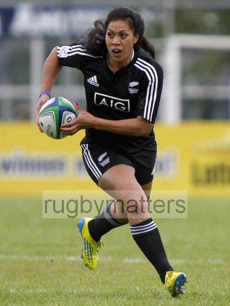 Linda Itunu in action for New Zealand.  IRB Women's Sevens World Series at Amsterdam Sevens, National Rugby Centre, Amsterdam, 18th May 2013