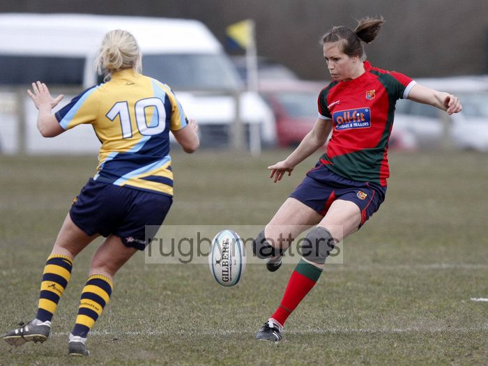 Emily Scarratt kicks the ball for territory. Worcester v Lichfield at Sixways, Pershore Lane, Hindlip, Worcester on 7th April 2013 KO 1430.