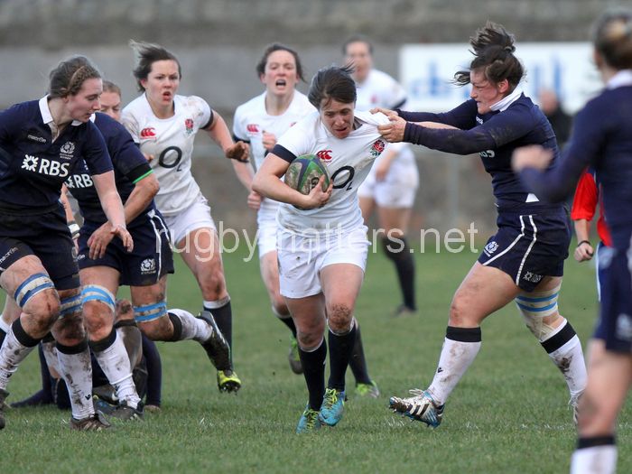 Katy McLean in action. Scotland Women v England Women in the Six Nations 2014 at Rubislaw, Aberdeen, Scotland on Sunday 9th February 2014, kick off 1400
