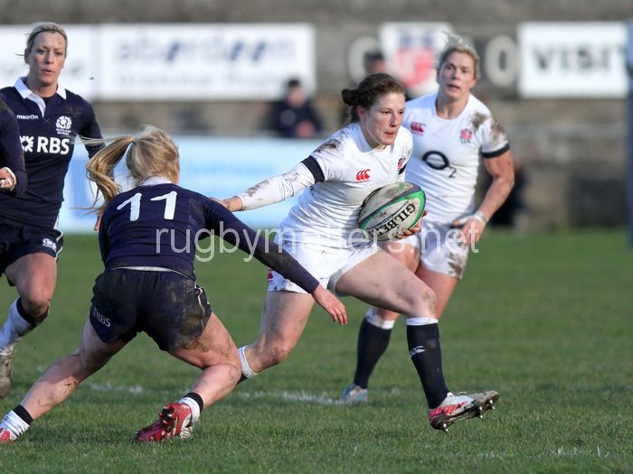 Lydia Thompson in action. Scotland Women v England Women in the Six Nations 2014 at Rubislaw, Aberdeen, Scotland on Sunday 9th February 2014, kick off 1400
