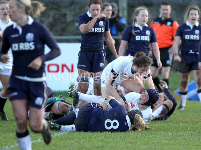 Claire Purdy scores a try. Scotland Women v England Women in the Six Nations 2014 at Rubislaw, Aberdeen, Scotland on Sunday 9th February 2014, kick off 1400