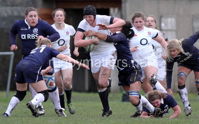 Emily Braund in action. Scotland Women v England Women in the Six Nations 2014 at Rubislaw, Aberdeen, Scotland on Sunday 9th February 2014, kick off 1400