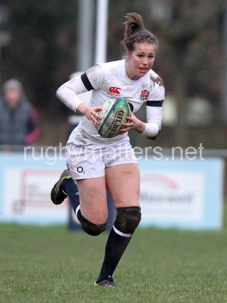 Emily Scarratt in action. Scotland Women v England Women in the Six Nations 2014 at Rubislaw, Aberdeen, Scotland on Sunday 9th February 2014, kick off 1400